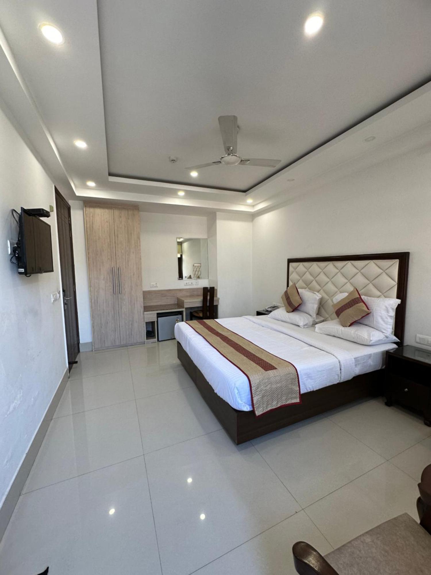 Lemon Green Residency - Hotel And Serviced Apartments Нью-Делі Екстер'єр фото